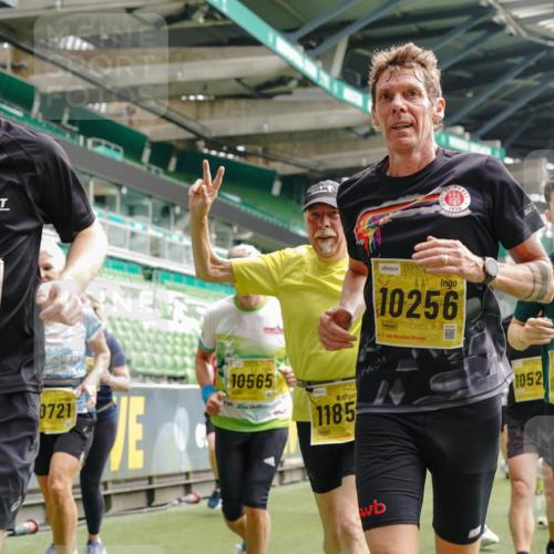 13.09.2026 - 21. swb-Marathon Bremen Michael Burmester http://msf.ph/oto/10459067 13.09.2026 10:33:55 Laufen im Stadion 10018, 10067, 10078, 10147, 10166, 10177, 10184, 10203, 10211, 10226, 10236, 10240, 10249, 10254, 10297, 10300, 10355, 10356, 10367, 10368, 10369, 10372, 10374, 10379, 10383, 10394, 10408, 10415, 10423, 10428, 10460, 10486, 10494, 10530, 10550, 10578, 10604, 10639, 10668, 10669, 10670, 10673, 10675, 10687, 10691, 10699, 10700, 10728, 10745, 10749, 10750, 10771, 10772, 10787, 10788, 10794, 10809, 10828, 10857, 10914, 11126, 11162, 11343, 11803, 11965 meine-sportfotos.de