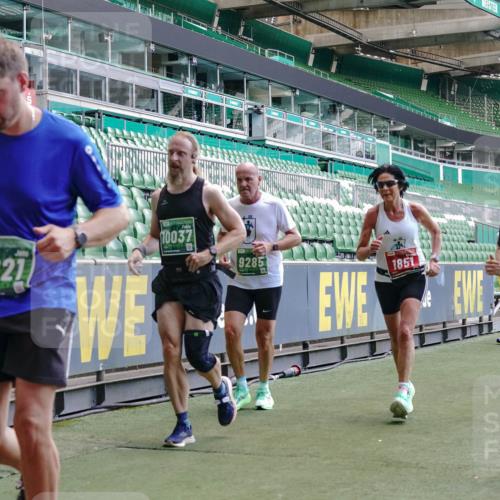 13.09.2026 - 21. swb-Marathon Bremen Michael Burmester http://msf.ph/oto/10459075 13.09.2026 13:11:54 Laufen im Stadion 118, 265, 373, 514, 581, 703, 843, 984, 1113, 1226, 1286, 1334, 1435, 1738, 1849, 1851, 1894, 1936, 1952, 1967, 2005, 2248, 2281, 2284, 2299, 2330, 2333, 2336, 2342, 2353, 2375, 2377, 2398, 2426, 2432, 2443, 2505, 2531, 2589, 2654, 2659, 2669, 2673, 2765, 2784, 2804, 2815, 2819, 2822, 2836, 2850, 2895, 2907, 2963, 2966, 2976, 3026, 3027, 3079, 3082, 3143, 3155, 3159, 3174, 3207, 3208, 3308, 3328, 3349, 3352, 3370, 3409, 3470, 3549, 551 meine-sportfotos.de