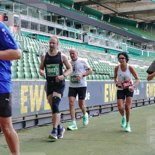 13.09.2026 - 21. swb-Marathon Bremen Michael Burmester http://msf.ph/oto/10459106 13.09.2026 13:11:54 Laufen im Stadion 118, 265, 373, 514, 581, 703, 843, 984, 1113, 1226, 1286, 1334, 1435, 1738, 1849, 1851, 1894, 1936, 1952, 1967, 2005, 2248, 2281, 2284, 2299, 2330, 2333, 2336, 2342, 2353, 2375, 2377, 2398, 2426, 2432, 2443, 2505, 2531, 2589, 2654, 2659, 2669, 2673, 2765, 2784, 2804, 2815, 2819, 2822, 2836, 2850, 2895, 2907, 2963, 2966, 2976, 3026, 3027, 3079, 3082, 3143, 3155, 3159, 3174, 3207, 3208, 3308, 3328, 3349, 3352, 3370, 3409, 3470, 3549, 551 meine-sportfotos.de