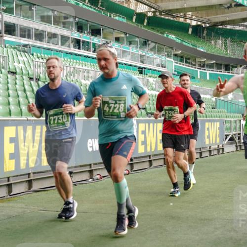 13.09.2026 - 21. swb-Marathon Bremen Michael Burmester http://msf.ph/oto/10459154 13.09.2026 12:54:33 Laufen im Stadion 145, 161, 189, 201, 205, 313, 376, 385, 388, 461, 472, 481, 495, 541, 560, 615, 616, 666, 675, 696, 740, 755, 816, 827, 982, 985, 987, 1053, 1056, 1076, 1197, 1207, 1390, 1419, 1433, 1445, 1468, 1551, 1599, 1631, 1658, 1664, 1704, 1707, 1814, 2055, 2125, 2234, 2251, 2280, 2362, 2383, 2390, 2401, 2422, 2454, 2474, 2499, 2623, 2701, 2733, 2801, 2820, 2824, 2870, 2882, 2913, 2922, 2962, 2971, 2997, 3012, 3054, 3134, 3175, 3206, 3241, 3246, 3346, 3356, 3357, 3413, 3706, 3716, 3836 meine-sportfotos.de