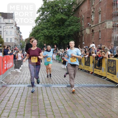 13.09.2026 - Kiel Lauf Yannick Fuchs http://msf.ph/oto/10459236 13.09.2026 09:51:25 Ziel 940, 956, 2466, 2483, 3089, 4615, 5731, 5913, 6363, 8150, 11143, 11233, 11494, 11552, 11852, 11997, 232, 249, 468, 763, 764, 1373, 1776, 1949, 2056, 2466, 2777, 3723, 4217, 5235, 5445, 6009, 6115, 6118, 6138, 6336, 6647, 6794, 6829, 6893, 6923, 7449, 7528, 9551, 10626, 11047, 11141, 12103, 12727, 12834, 714, 840, 1967, 1999, 2002, 3674, 4822, 4907, 5595, 6057, 6188, 6648, 7622, 8097, 9829, 9833, 11173, 12107, 4389, 5235, 6336, 6455, 6647, 6893, 8405, 11652 meine-sportfotos.de