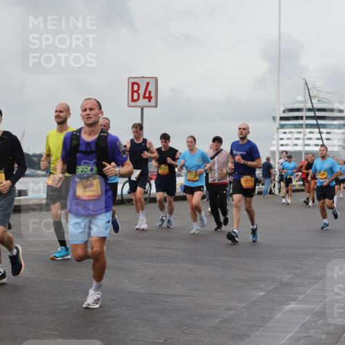 13.09.2026 - Kiel Lauf Andreas Tolksdorf http://msf.ph/oto/10459279 13.09.2026 12:00:18 Kiellinie 4, 2596, 3857, 365, 10219, 3 meine-sportfotos.de