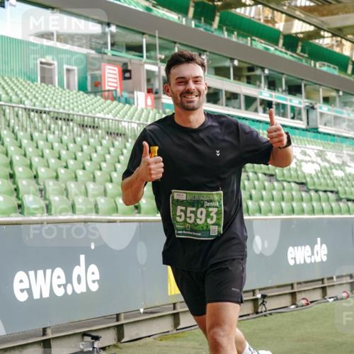 13.09.2026 - 21. swb-Marathon Bremen Michael Burmester http://msf.ph/oto/10459315 13.09.2026 12:54:36 Laufen im Stadion 145, 161, 189, 201, 205, 313, 376, 385, 388, 461, 472, 481, 495, 541, 560, 615, 616, 666, 675, 696, 740, 755, 816, 827, 982, 987, 1053, 1056, 1076, 1197, 1207, 1390, 1419, 1433, 1445, 1468, 1551, 1599, 1631, 1658, 1664, 1704, 1707, 1814, 2055, 2125, 2234, 2251, 2280, 2362, 2383, 2390, 2401, 2422, 2454, 2474, 2499, 2623, 2701, 2733, 2801, 2820, 2824, 2870, 2882, 2913, 2922, 2962, 2971, 2997, 3012, 3054, 3134, 3175, 3206, 3241, 3246, 3346, 3356, 3357, 3413, 3706, 3716, 3836, 4137 meine-sportfotos.de