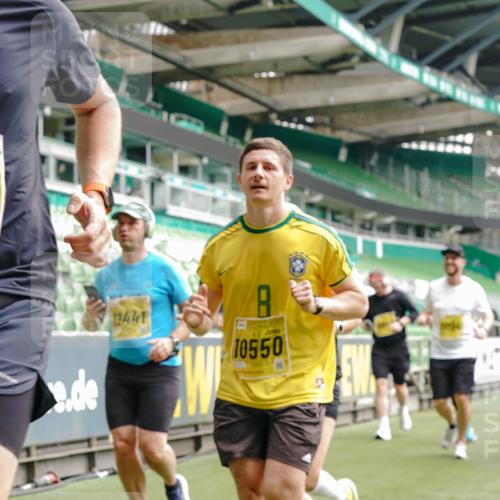 13.09.2026 - 21. swb-Marathon Bremen Michael Burmester http://msf.ph/oto/10459348 13.09.2026 10:33:58 Laufen im Stadion 10018, 10067, 10078, 10147, 10166, 10177, 10184, 10203, 10211, 10236, 10240, 10249, 10254, 10297, 10300, 10355, 10356, 10367, 10368, 10369, 10372, 10374, 10379, 10383, 10394, 10408, 10415, 10423, 10428, 10460, 10485, 10486, 10494, 10530, 10550, 10578, 10604, 10639, 10668, 10669, 10673, 10675, 10687, 10691, 10699, 10700, 10728, 10745, 10749, 10750, 10771, 10772, 10787, 10788, 10794, 10809, 10828, 10857, 10914, 10928, 11126, 11162, 11343, 11803, 11965 meine-sportfotos.de