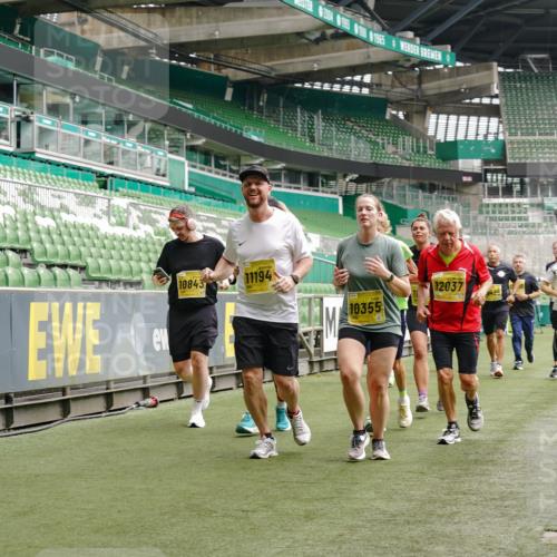 13.09.2026 - 21. swb-Marathon Bremen Michael Burmester http://msf.ph/oto/10459411 13.09.2026 10:34:00 Laufen im Stadion 10018, 10067, 10078, 10147, 10166, 10177, 10184, 10203, 10211, 10236, 10240, 10254, 10297, 10300, 10355, 10356, 10367, 10368, 10369, 10372, 10374, 10379, 10383, 10394, 10408, 10415, 10423, 10428, 10460, 10485, 10486, 10494, 10530, 10550, 10578, 10604, 10639, 10668, 10669, 10673, 10675, 10687, 10691, 10699, 10700, 10728, 10745, 10749, 10750, 10771, 10772, 10787, 10788, 10794, 10809, 10828, 10857, 10914, 10928, 11126, 11162, 11343, 11803, 11965 meine-sportfotos.de