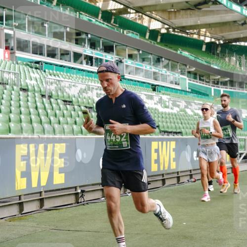 13.09.2026 - 21. swb-Marathon Bremen Michael Burmester http://msf.ph/oto/10459441 13.09.2026 12:54:37 Laufen im Stadion 145, 161, 189, 201, 205, 313, 376, 385, 388, 461, 472, 481, 495, 541, 560, 615, 616, 666, 675, 696, 740, 755, 816, 827, 982, 987, 1053, 1056, 1076, 1197, 1207, 1390, 1419, 1433, 1445, 1468, 1551, 1599, 1631, 1658, 1664, 1707, 1814, 2055, 2125, 2234, 2251, 2280, 2362, 2383, 2390, 2401, 2422, 2454, 2474, 2499, 2623, 2701, 2733, 2801, 2820, 2824, 2870, 2882, 2913, 2922, 2962, 2971, 2997, 3012, 3054, 3134, 3175, 3206, 3241, 3246, 3346, 3356, 3357, 3413, 3706, 3716, 3836, 4137 meine-sportfotos.de
