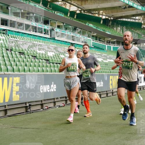 13.09.2026 - 21. swb-Marathon Bremen Michael Burmester http://msf.ph/oto/10459468 13.09.2026 12:54:39 Laufen im Stadion 145, 161, 189, 201, 205, 313, 376, 385, 388, 461, 472, 481, 495, 541, 560, 615, 616, 666, 675, 696, 740, 755, 816, 827, 982, 1053, 1076, 1197, 1207, 1390, 1419, 1433, 1445, 1468, 1551, 1599, 1631, 1658, 1664, 1707, 1814, 2055, 2125, 2234, 2251, 2280, 2362, 2383, 2390, 2401, 2422, 2454, 2474, 2499, 2623, 2701, 2733, 2801, 2824, 2870, 2882, 2913, 2922, 2962, 2971, 2997, 3012, 3054, 3134, 3175, 3206, 3241, 3246, 3346, 3356, 3357, 3413, 3706, 3716, 3836, 4137 meine-sportfotos.de