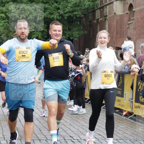 13.09.2026 - Kiel Lauf Yannick Fuchs http://msf.ph/oto/10459500 13.09.2026 09:51:35 Ziel 714, 840, 2483, 3674, 4615, 4822, 4907, 5595, 6057, 6648, 7622, 8097, 8150, 11143, 11233, 11494, 11552, 11997, 12107, 232, 249, 940, 956, 1776, 2056, 2466, 2777, 3089, 4217, 5445, 5731, 5913, 6009, 6115, 6118, 6363, 6794, 6923, 7528, 10626, 11047, 11143, 11852, 11997, 12727, 803, 1309, 1967, 1999, 2002, 4230, 6188, 7007, 7302, 9829, 9833, 10048, 11173, 11834, 12630, 249, 468, 763, 764, 1373, 1776, 1949, 2056, 3723, 6115, 6118, 6138, 6794, 6829, 7449, 7528, 9551 meine-sportfotos.de