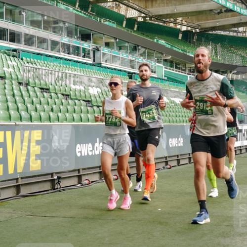 13.09.2026 - 21. swb-Marathon Bremen Michael Burmester http://msf.ph/oto/10459502 13.09.2026 12:54:39 Laufen im Stadion 145, 161, 189, 201, 205, 313, 376, 385, 388, 461, 472, 481, 495, 541, 560, 615, 616, 666, 675, 696, 740, 755, 816, 827, 982, 1053, 1076, 1197, 1207, 1390, 1419, 1433, 1445, 1468, 1551, 1599, 1631, 1658, 1664, 1707, 1814, 2055, 2125, 2234, 2251, 2280, 2362, 2383, 2390, 2401, 2422, 2454, 2474, 2499, 2623, 2701, 2733, 2801, 2824, 2870, 2882, 2913, 2922, 2962, 2971, 2997, 3012, 3054, 3134, 3175, 3206, 3241, 3246, 3346, 3356, 3357, 3413, 3706, 3716, 3836, 4137 meine-sportfotos.de