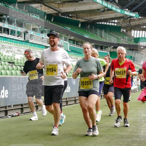13.09.2026 - 21. swb-Marathon Bremen Michael Burmester http://msf.ph/oto/10459522 13.09.2026 10:34:01 Laufen im Stadion 10018, 10067, 10078, 10147, 10166, 10177, 10184, 10203, 10211, 10236, 10240, 10254, 10297, 10300, 10355, 10356, 10367, 10368, 10369, 10372, 10374, 10379, 10383, 10394, 10408, 10415, 10423, 10428, 10460, 10485, 10486, 10494, 10530, 10550, 10559, 10578, 10604, 10639, 10668, 10669, 10673, 10675, 10687, 10691, 10699, 10700, 10728, 10745, 10749, 10750, 10771, 10772, 10787, 10788, 10794, 10809, 10828, 10857, 10914, 10928, 11126, 11162, 11343, 11803, 11965, 10222 meine-sportfotos.de