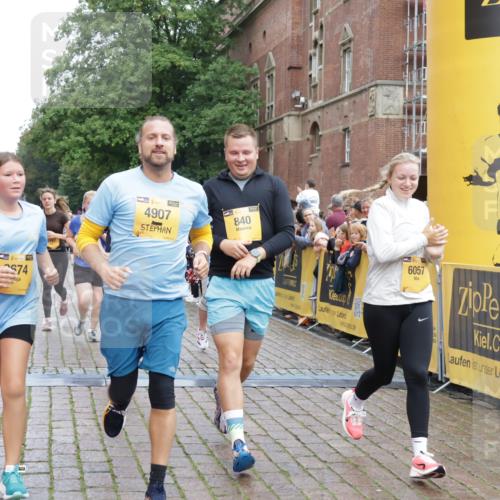 13.09.2026 - Kiel Lauf Yannick Fuchs http://msf.ph/oto/10459524 13.09.2026 09:51:36 Ziel 714, 840, 2483, 3674, 4615, 4822, 4907, 5595, 6057, 6648, 7622, 8097, 8150, 11173, 11233, 11494, 11552, 12107, 232, 249, 940, 956, 1776, 2056, 2466, 2483, 2777, 3089, 4217, 5445, 5731, 5913, 6009, 6115, 6118, 6363, 6923, 7528, 8150, 10626, 11047, 11143, 11852, 11997, 803, 1100, 1309, 1967, 1999, 2002, 4230, 6188, 7007, 7302, 9829, 9833, 10048, 11834, 12630, 249, 468, 763, 764, 1373, 1776, 1949, 2056, 3723, 6115, 6118, 6138, 6794, 6829, 7449, 7528, 9551 meine-sportfotos.de