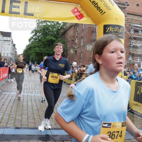 13.09.2026 - Kiel Lauf Yannick Fuchs http://msf.ph/oto/10459576 13.09.2026 09:51:38 Ziel 714, 840, 3674, 4822, 4907, 5595, 6057, 6188, 6648, 7622, 8097, 9829, 9833, 11173, 11233, 11494, 12107, 232, 940, 956, 2056, 2466, 2483, 2777, 3089, 4217, 4615, 5445, 5731, 5913, 6009, 6363, 6923, 8150, 10626, 11143, 11552, 11852, 11997, 803, 1100, 1309, 1967, 1999, 2002, 4230, 7007, 7302, 10048, 11832, 11834, 12630, 249, 468, 764, 1373, 1776, 2056, 3723, 5445, 6115, 6118, 6794, 7528, 9551 meine-sportfotos.de