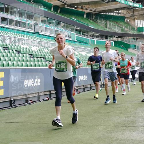 13.09.2026 - 21. swb-Marathon Bremen Michael Burmester http://msf.ph/oto/10459619 13.09.2026 13:11:59 Laufen im Stadion 118, 265, 373, 514, 581, 703, 843, 984, 1113, 1226, 1286, 1334, 1435, 1738, 1849, 1851, 1936, 1952, 1967, 2005, 2248, 2281, 2299, 2330, 2333, 2336, 2353, 2375, 2377, 2398, 2426, 2432, 2443, 2505, 2531, 2589, 2654, 2659, 2669, 2673, 2765, 2784, 2804, 2815, 2819, 2822, 2836, 2850, 2895, 2907, 2963, 2966, 2975, 2976, 3026, 3027, 3079, 3082, 3143, 3155, 3159, 3174, 3207, 3208, 3308, 3328, 3349, 3352, 3409, 3434, 3470, 3549, 551 meine-sportfotos.de