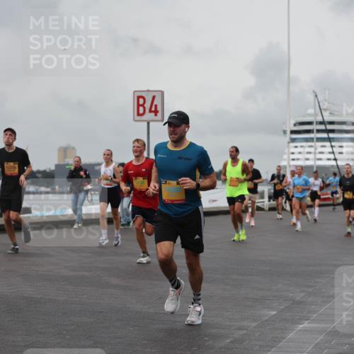 13.09.2026 - Kiel Lauf Andreas Tolksdorf http://msf.ph/oto/10459713 13.09.2026 12:00:40 Kiellinie 4, 3, 12335, 5748, 38, 692 meine-sportfotos.de
