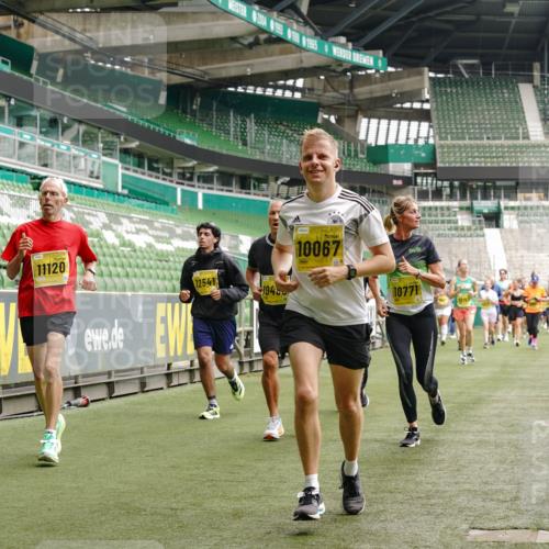 13.09.2026 - 21. swb-Marathon Bremen Michael Burmester http://msf.ph/oto/10459745 13.09.2026 10:34:04 Laufen im Stadion 10018, 10067, 10078, 10147, 10166, 10177, 10184, 10203, 10211, 10236, 10240, 10254, 10297, 10300, 10355, 10356, 10367, 10368, 10369, 10372, 10374, 10379, 10383, 10394, 10408, 10415, 10423, 10428, 10460, 10485, 10494, 10530, 10550, 10559, 10578, 10604, 10639, 10668, 10669, 10673, 10675, 10687, 10691, 10699, 10700, 10728, 10745, 10749, 10750, 10772, 10787, 10788, 10794, 10809, 10828, 10857, 10914, 10928, 11126, 11162, 11343, 11803, 11965, 10146, 10222 meine-sportfotos.de