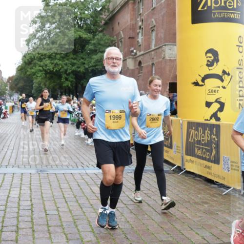 13.09.2026 - Kiel Lauf Yannick Fuchs http://msf.ph/oto/10459758 13.09.2026 09:51:49 Ziel 803, 1309, 1967, 1999, 2002, 4230, 6188, 7007, 7302, 9829, 9833, 10048, 11173, 11834, 714, 840, 940, 956, 2466, 2483, 3089, 3674, 4615, 4822, 4907, 5595, 5731, 5913, 6057, 6363, 6648, 7622, 8097, 8150, 11143, 11233, 11494, 11552, 11852, 11997, 12107, 896, 1100, 1899, 4132, 4883, 6625, 8729, 9616, 11300, 11444, 11445, 11580, 11832, 12630, 232, 2466, 2777, 4217, 6009, 6923, 10626 meine-sportfotos.de
