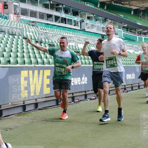 13.09.2026 - 21. swb-Marathon Bremen Michael Burmester http://msf.ph/oto/10459818 13.09.2026 13:12:00 Laufen im Stadion 118, 265, 373, 514, 581, 703, 843, 984, 1113, 1226, 1286, 1334, 1435, 1738, 1849, 1851, 1936, 1952, 1967, 2005, 2248, 2281, 2299, 2330, 2333, 2336, 2353, 2375, 2377, 2398, 2426, 2432, 2443, 2505, 2531, 2589, 2654, 2659, 2669, 2673, 2765, 2784, 2804, 2815, 2819, 2822, 2836, 2850, 2860, 2895, 2907, 2963, 2966, 2975, 2976, 3026, 3027, 3079, 3082, 3143, 3155, 3159, 3174, 3207, 3208, 3308, 3328, 3349, 3352, 3409, 3434, 3470, 3549, 551 meine-sportfotos.de