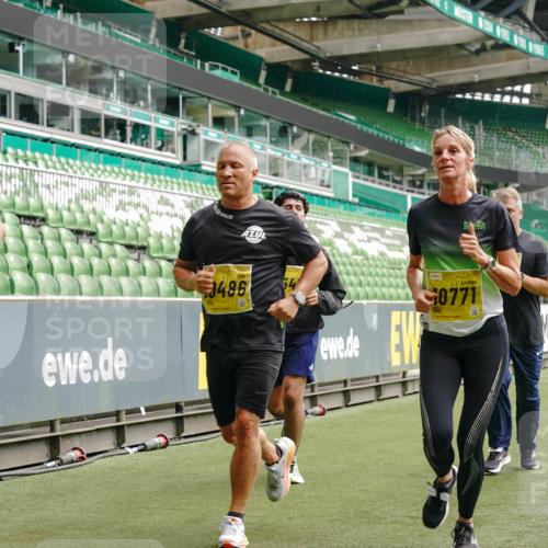 13.09.2026 - 21. swb-Marathon Bremen Michael Burmester http://msf.ph/oto/10459937 13.09.2026 10:34:05 Laufen im Stadion 10018, 10067, 10078, 10147, 10166, 10177, 10184, 10203, 10211, 10236, 10240, 10254, 10297, 10300, 10355, 10356, 10367, 10368, 10369, 10372, 10374, 10379, 10383, 10394, 10408, 10415, 10423, 10428, 10460, 10485, 10494, 10530, 10550, 10559, 10578, 10604, 10639, 10668, 10669, 10673, 10687, 10691, 10699, 10700, 10728, 10745, 10749, 10750, 10772, 10787, 10788, 10794, 10809, 10828, 10857, 10914, 10928, 11126, 11162, 11343, 11803, 11965, 10146, 10222 meine-sportfotos.de