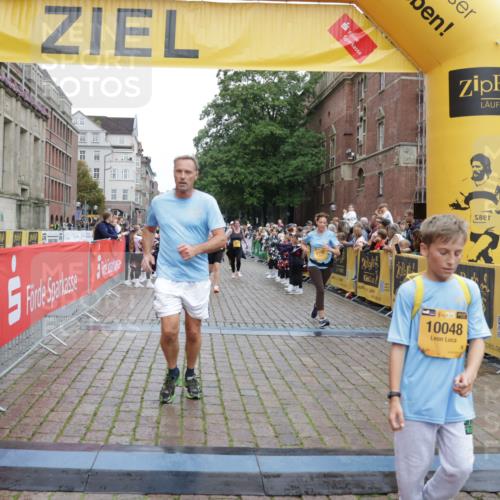 13.09.2026 - Kiel Lauf Yannick Fuchs http://msf.ph/oto/10459987 13.09.2026 09:51:59 Ziel 803, 896, 1100, 1899, 4132, 4230, 7007, 8729, 9616, 10048, 11300, 11444, 11445, 11832, 11834, 12630, 714, 840, 1309, 1967, 1999, 2002, 2483, 3674, 4615, 4822, 4907, 5595, 6057, 6188, 6648, 7302, 7622, 8097, 8150, 9829, 9833, 11143, 11173, 11233, 11494, 11552, 11997, 12107, 3476, 3832, 4166, 4666, 4883, 6471, 6625, 6867, 7347, 7494, 10371, 10620, 11130, 11580, 12068, 940, 956, 2483, 3089, 4615, 5731, 5913, 6363, 8150, 11143, 11552, 11852 meine-sportfotos.de