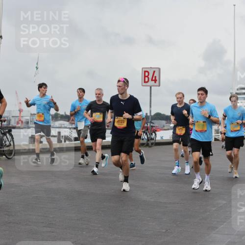 13.09.2026 - Kiel Lauf Andreas Tolksdorf http://msf.ph/oto/10459989 13.09.2026 12:00:55 Kiellinie 5, 4, 11681, 4123, 553, 2238, 3 meine-sportfotos.de
