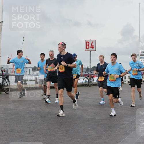 13.09.2026 - Kiel Lauf Andreas Tolksdorf http://msf.ph/oto/10460003 13.09.2026 12:00:55 Kiellinie 11681, 4123, 4, 553, 3 meine-sportfotos.de