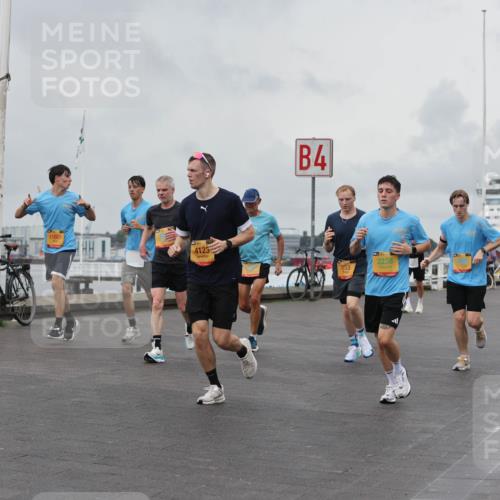13.09.2026 - Kiel Lauf Andreas Tolksdorf http://msf.ph/oto/10460009 13.09.2026 12:00:55 Kiellinie 11681, 4123, 4, 553, 2238, 3 meine-sportfotos.de