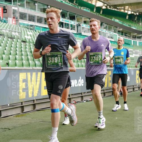 13.09.2026 - 21. swb-Marathon Bremen Michael Burmester http://msf.ph/oto/10460039 13.09.2026 12:54:47 Laufen im Stadion 161, 189, 201, 205, 313, 376, 385, 388, 461, 472, 481, 495, 541, 560, 615, 616, 666, 675, 696, 740, 816, 827, 913, 982, 1053, 1076, 1197, 1207, 1390, 1419, 1468, 1551, 1599, 1631, 1658, 1707, 1814, 2055, 2125, 2234, 2251, 2280, 2319, 2362, 2383, 2390, 2401, 2422, 2454, 2474, 2499, 2623, 2701, 2733, 2801, 2824, 2870, 2882, 2913, 2922, 2962, 2971, 2997, 3012, 3054, 3057, 3134, 3175, 3206, 3241, 3246, 3346, 3356, 3357, 3413, 3706, 3716, 3836, 4137, 6106 meine-sportfotos.de