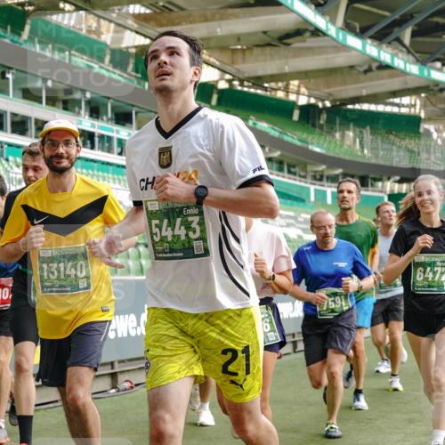 13.09.2026 - 21. swb-Marathon Bremen Michael Burmester http://msf.ph/oto/10460192 13.09.2026 12:54:50 Laufen im Stadion 161, 189, 201, 205, 313, 376, 385, 388, 461, 472, 481, 495, 541, 560, 615, 616, 666, 675, 696, 740, 816, 827, 913, 982, 1053, 1058, 1076, 1197, 1207, 1390, 1419, 1468, 1551, 1599, 1631, 1645, 1658, 1707, 1814, 2055, 2125, 2234, 2251, 2280, 2319, 2362, 2383, 2390, 2422, 2454, 2474, 2499, 2623, 2701, 2733, 2801, 2824, 2870, 2882, 2913, 2922, 2962, 2971, 2997, 3012, 3054, 3057, 3134, 3175, 3192, 3206, 3241, 3246, 3346, 3356, 3357, 3413, 3706, 3716, 3836, 4137, 5530, 6106 meine-sportfotos.de