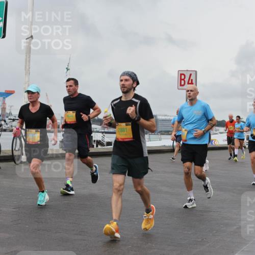 13.09.2026 - Kiel Lauf Andreas Tolksdorf http://msf.ph/oto/10460200 13.09.2026 12:01:05 Kiellinie 490, 4544, 2881, 4 meine-sportfotos.de