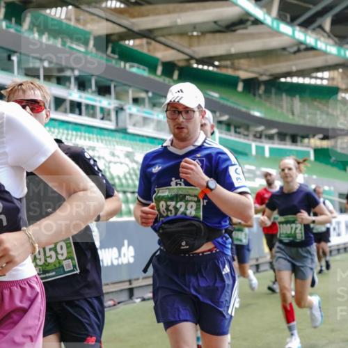 13.09.2026 - 21. swb-Marathon Bremen Michael Burmester http://msf.ph/oto/10460202 13.09.2026 13:12:06 Laufen im Stadion 118, 265, 373, 514, 581, 703, 843, 984, 1113, 1226, 1286, 1334, 1435, 1849, 1851, 1936, 1952, 2005, 2248, 2264, 2281, 2299, 2330, 2333, 2336, 2353, 2375, 2377, 2398, 2426, 2432, 2443, 2478, 2505, 2531, 2589, 2659, 2669, 2673, 2684, 2765, 2784, 2804, 2815, 2822, 2836, 2850, 2860, 2895, 2907, 2963, 2966, 2975, 2976, 3026, 3027, 3079, 3082, 3143, 3155, 3159, 3174, 3207, 3293, 3308, 3328, 3349, 3352, 3409, 3434, 3470, 3549, 551 meine-sportfotos.de
