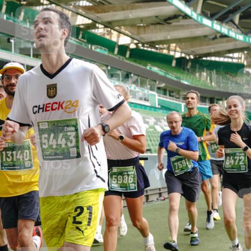 13.09.2026 - 21. swb-Marathon Bremen Michael Burmester http://msf.ph/oto/10460217 13.09.2026 12:54:50 Laufen im Stadion 161, 189, 201, 205, 313, 376, 385, 388, 461, 472, 481, 495, 541, 560, 615, 616, 666, 675, 696, 740, 816, 827, 913, 982, 1053, 1058, 1076, 1197, 1207, 1390, 1419, 1468, 1551, 1599, 1631, 1645, 1658, 1707, 1814, 2055, 2125, 2234, 2251, 2280, 2319, 2362, 2383, 2390, 2422, 2454, 2474, 2499, 2623, 2701, 2733, 2801, 2824, 2870, 2882, 2913, 2922, 2962, 2971, 2997, 3012, 3054, 3057, 3134, 3175, 3192, 3206, 3241, 3246, 3346, 3356, 3357, 3413, 3706, 3716, 3836, 4137, 5530, 6106 meine-sportfotos.de