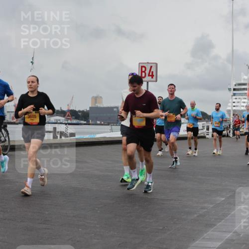 13.09.2026 - Kiel Lauf Andreas Tolksdorf http://msf.ph/oto/10460303 13.09.2026 12:01:12 Kiellinie 3605, 4, 8433, 4134, 146 meine-sportfotos.de