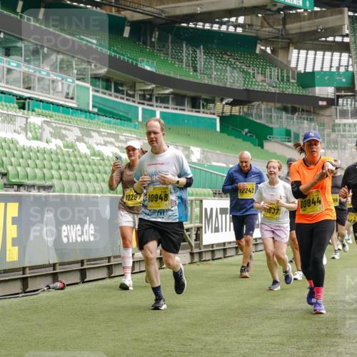 13.09.2026 - 21. swb-Marathon Bremen Michael Burmester http://msf.ph/oto/10460347 13.09.2026 10:34:13 Laufen im Stadion 10018, 10067, 10078, 10147, 10157, 10166, 10177, 10184, 10185, 10211, 10236, 10240, 10254, 10297, 10300, 10355, 10356, 10367, 10368, 10369, 10374, 10379, 10383, 10394, 10408, 10415, 10423, 10428, 10460, 10485, 10494, 10530, 10559, 10578, 10604, 10639, 10668, 10669, 10673, 10677, 10687, 10691, 10699, 10700, 10728, 10745, 10749, 10750, 10772, 10787, 10788, 10794, 10809, 10828, 10857, 10914, 10928, 11126, 11162, 11343, 11803, 11965, 10146, 10222 meine-sportfotos.de
