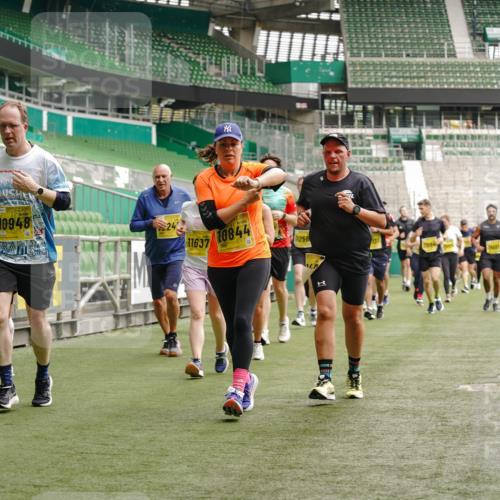 13.09.2026 - 21. swb-Marathon Bremen Michael Burmester http://msf.ph/oto/10460367 13.09.2026 10:34:13 Laufen im Stadion 10018, 10067, 10078, 10147, 10157, 10166, 10177, 10184, 10185, 10211, 10236, 10240, 10254, 10297, 10300, 10355, 10356, 10367, 10368, 10369, 10374, 10379, 10383, 10394, 10408, 10415, 10423, 10428, 10460, 10485, 10494, 10530, 10559, 10578, 10604, 10639, 10668, 10669, 10673, 10677, 10687, 10691, 10699, 10700, 10728, 10745, 10749, 10750, 10772, 10787, 10788, 10794, 10809, 10828, 10857, 10914, 10928, 11126, 11162, 11343, 11803, 11965, 10146, 10222 meine-sportfotos.de