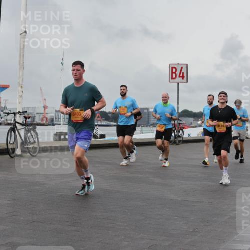 13.09.2026 - Kiel Lauf Andreas Tolksdorf http://msf.ph/oto/10460377 13.09.2026 12:01:14 Kiellinie 8433, 1681, 4, 4134, 3 meine-sportfotos.de