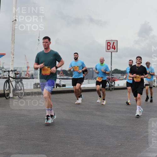 13.09.2026 - Kiel Lauf Andreas Tolksdorf http://msf.ph/oto/10460381 13.09.2026 12:01:14 Kiellinie 8433, 1681, 4, 4134, 3 meine-sportfotos.de