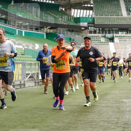 13.09.2026 - 21. swb-Marathon Bremen Michael Burmester http://msf.ph/oto/10460411 13.09.2026 10:34:14 Laufen im Stadion 10018, 10067, 10078, 10147, 10157, 10166, 10177, 10184, 10185, 10211, 10236, 10240, 10254, 10297, 10300, 10355, 10356, 10367, 10368, 10369, 10374, 10379, 10383, 10394, 10408, 10415, 10423, 10428, 10460, 10485, 10494, 10530, 10559, 10578, 10604, 10639, 10668, 10669, 10673, 10677, 10687, 10691, 10699, 10700, 10728, 10745, 10749, 10750, 10772, 10787, 10788, 10794, 10809, 10828, 10857, 10914, 10928, 11126, 11162, 11343, 11803, 11965, 10146, 10222 meine-sportfotos.de