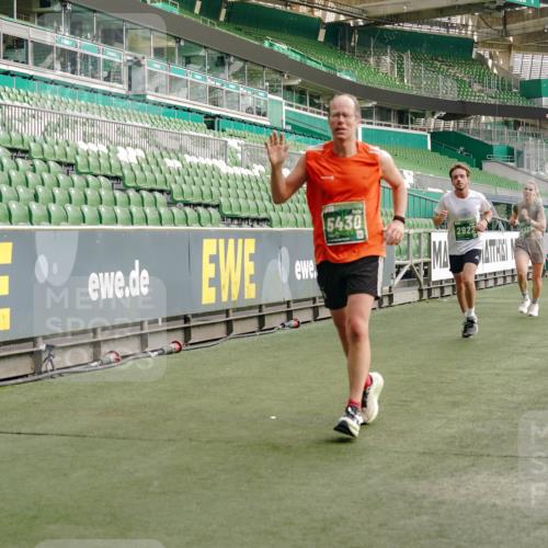 13.09.2026 - 21. swb-Marathon Bremen Michael Burmester http://msf.ph/oto/10460419 13.09.2026 12:54:55 Laufen im Stadion 161, 189, 201, 205, 313, 385, 388, 461, 472, 481, 495, 560, 615, 616, 666, 675, 696, 740, 816, 827, 913, 1053, 1058, 1076, 1197, 1207, 1390, 1419, 1468, 1551, 1599, 1631, 1645, 1658, 1707, 2055, 2125, 2234, 2251, 2280, 2319, 2383, 2390, 2474, 2499, 2623, 2701, 2733, 2801, 2824, 2870, 2882, 2913, 2922, 2962, 2971, 3012, 3054, 3057, 3134, 3175, 3192, 3206, 3241, 3246, 3346, 3356, 3357, 3413, 3706, 3716, 3836, 4137, 4413, 5277, 5430, 5530, 6106, 2498, 3085 meine-sportfotos.de