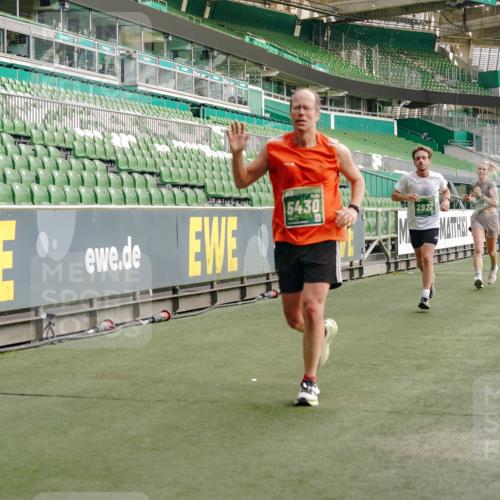 13.09.2026 - 21. swb-Marathon Bremen Michael Burmester http://msf.ph/oto/10460436 13.09.2026 12:54:55 Laufen im Stadion 161, 189, 201, 205, 313, 385, 388, 461, 472, 481, 495, 560, 615, 616, 666, 675, 696, 740, 816, 827, 913, 1053, 1058, 1076, 1197, 1207, 1390, 1419, 1468, 1551, 1599, 1631, 1645, 1658, 1707, 2055, 2125, 2234, 2251, 2280, 2319, 2383, 2390, 2474, 2499, 2623, 2701, 2733, 2801, 2824, 2870, 2882, 2913, 2922, 2962, 2971, 3012, 3054, 3057, 3134, 3175, 3192, 3206, 3241, 3246, 3346, 3356, 3357, 3413, 3706, 3716, 3836, 4137, 4413, 5277, 5430, 5530, 6106, 2498, 3085 meine-sportfotos.de