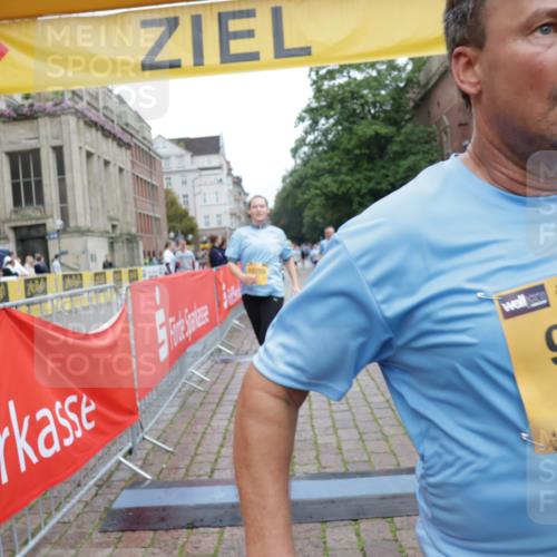 13.09.2026 - Kiel Lauf Yannick Fuchs http://msf.ph/oto/10460510 13.09.2026 09:52:36 Ziel 918, 919, 4412, 5736, 6432, 6601, 6679, 7742, 7867, 9345, 9892, 10259, 12282, 180, 896, 1899, 2157, 2924, 3476, 3832, 4132, 4166, 4666, 4883, 5032, 6471, 6625, 6679, 6867, 7347, 7494, 7719, 8729, 8992, 9616, 10371, 10620, 10746, 11130, 11300, 11444, 11580, 12068, 291, 1092, 1395, 4671, 6241, 6613, 6845, 7394, 8068, 8851, 9565, 10280, 10798, 12258, 896, 1100, 1899, 4132, 8729, 9616, 10048, 11300, 11444, 11445, 11832, 12630 meine-sportfotos.de