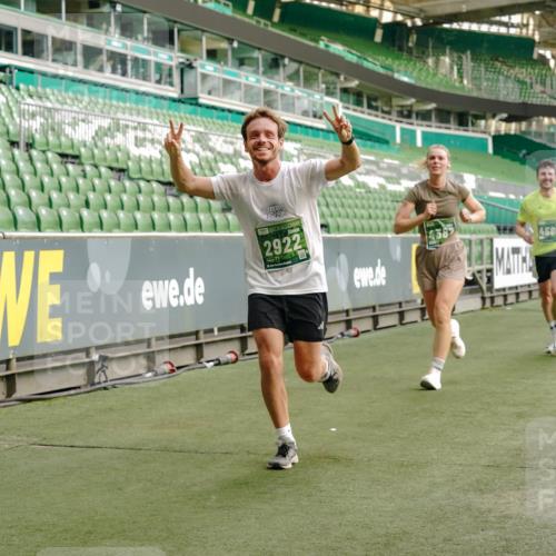 13.09.2026 - 21. swb-Marathon Bremen Michael Burmester http://msf.ph/oto/10460561 13.09.2026 12:54:58 Laufen im Stadion 161, 189, 201, 205, 313, 385, 388, 461, 472, 481, 495, 560, 655, 666, 675, 696, 740, 816, 827, 913, 1053, 1058, 1076, 1197, 1207, 1390, 1419, 1468, 1537, 1551, 1599, 1631, 1645, 1658, 2055, 2125, 2234, 2251, 2319, 2383, 2390, 2474, 2499, 2623, 2701, 2733, 2801, 2824, 2870, 2882, 2913, 2922, 2962, 2971, 3012, 3054, 3057, 3134, 3175, 3192, 3206, 3241, 3246, 3346, 3356, 3357, 3413, 3706, 3716, 3836, 4137, 4413, 4733, 5277, 5430, 5530, 6106, 2498, 3085 meine-sportfotos.de