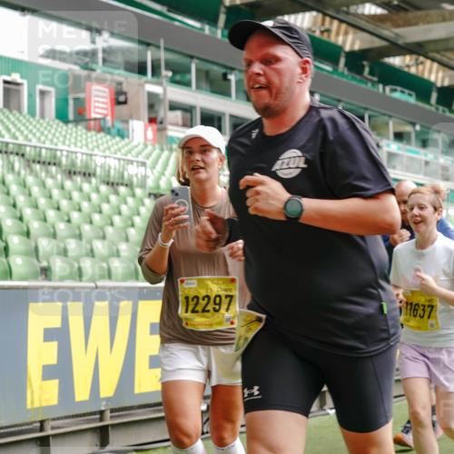 13.09.2026 - 21. swb-Marathon Bremen Michael Burmester http://msf.ph/oto/10460585 13.09.2026 10:34:17 Laufen im Stadion 10018, 10067, 10078, 10147, 10157, 10166, 10177, 10184, 10185, 10211, 10236, 10240, 10254, 10297, 10300, 10355, 10356, 10367, 10368, 10369, 10374, 10379, 10383, 10394, 10408, 10415, 10423, 10428, 10460, 10485, 10494, 10530, 10559, 10578, 10604, 10639, 10668, 10669, 10673, 10677, 10687, 10691, 10699, 10700, 10728, 10745, 10749, 10750, 10772, 10787, 10788, 10794, 10809, 10828, 10857, 10914, 10928, 11126, 11162, 11343, 11803, 11965, 10146, 10222 meine-sportfotos.de