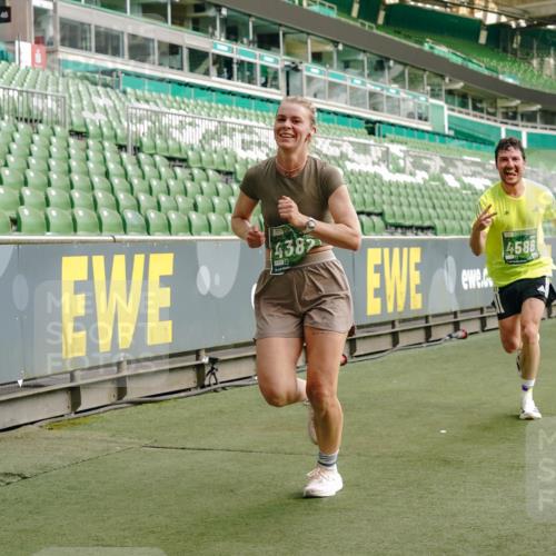 13.09.2026 - 21. swb-Marathon Bremen Michael Burmester http://msf.ph/oto/10460664 13.09.2026 12:54:59 Laufen im Stadion 161, 189, 201, 205, 313, 385, 388, 461, 472, 481, 495, 560, 655, 666, 675, 696, 740, 816, 827, 913, 1053, 1058, 1076, 1197, 1207, 1390, 1419, 1468, 1537, 1551, 1599, 1631, 1645, 1658, 2055, 2125, 2234, 2251, 2319, 2383, 2390, 2474, 2499, 2604, 2623, 2701, 2733, 2801, 2824, 2870, 2882, 2913, 2922, 2962, 2971, 3012, 3054, 3057, 3134, 3175, 3192, 3206, 3241, 3246, 3346, 3356, 3357, 3413, 3706, 3716, 3836, 4137, 4413, 4733, 5277, 5430, 5530, 6106, 2498, 3085 meine-sportfotos.de