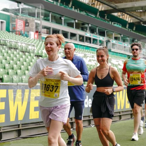 13.09.2026 - 21. swb-Marathon Bremen Michael Burmester http://msf.ph/oto/10460673 13.09.2026 10:34:18 Laufen im Stadion 10018, 10067, 10078, 10147, 10157, 10166, 10177, 10184, 10185, 10211, 10236, 10240, 10254, 10297, 10300, 10355, 10356, 10367, 10368, 10369, 10374, 10379, 10383, 10394, 10408, 10415, 10423, 10428, 10460, 10485, 10494, 10530, 10559, 10578, 10604, 10639, 10668, 10669, 10673, 10677, 10687, 10691, 10699, 10700, 10728, 10745, 10749, 10750, 10772, 10787, 10788, 10794, 10809, 10828, 10857, 10914, 10928, 11126, 11162, 11343, 11803, 11965, 10146, 10222 meine-sportfotos.de