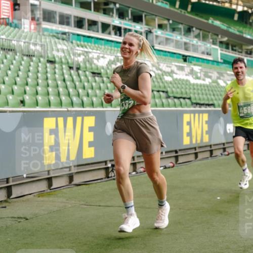 13.09.2026 - 21. swb-Marathon Bremen Michael Burmester http://msf.ph/oto/10460685 13.09.2026 12:54:59 Laufen im Stadion 161, 189, 201, 205, 313, 385, 388, 461, 472, 481, 495, 560, 655, 666, 675, 696, 740, 816, 827, 913, 1053, 1058, 1076, 1197, 1207, 1390, 1419, 1468, 1537, 1551, 1599, 1631, 1645, 1658, 2055, 2125, 2234, 2251, 2319, 2383, 2390, 2474, 2499, 2604, 2623, 2701, 2733, 2801, 2824, 2870, 2882, 2913, 2922, 2962, 2971, 3012, 3054, 3057, 3134, 3175, 3192, 3206, 3241, 3246, 3346, 3356, 3357, 3413, 3706, 3716, 3836, 4137, 4413, 4733, 5277, 5430, 5530, 6106, 2498, 3085 meine-sportfotos.de