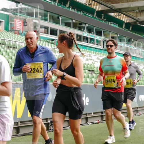 13.09.2026 - 21. swb-Marathon Bremen Michael Burmester http://msf.ph/oto/10460698 13.09.2026 10:34:19 Laufen im Stadion 10018, 10067, 10078, 10093, 10147, 10157, 10166, 10177, 10184, 10185, 10211, 10236, 10240, 10254, 10297, 10300, 10355, 10356, 10367, 10368, 10369, 10374, 10379, 10383, 10394, 10408, 10415, 10423, 10428, 10460, 10485, 10494, 10530, 10559, 10578, 10604, 10639, 10668, 10669, 10673, 10677, 10687, 10691, 10699, 10700, 10728, 10745, 10749, 10750, 10772, 10787, 10788, 10794, 10809, 10828, 10857, 10914, 10928, 11126, 11162, 11343, 11803, 11965, 10146, 10222 meine-sportfotos.de
