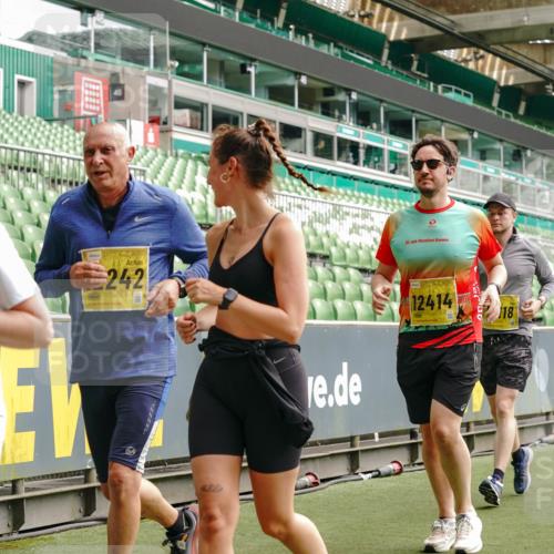 13.09.2026 - 21. swb-Marathon Bremen Michael Burmester http://msf.ph/oto/10460725 13.09.2026 10:34:19 Laufen im Stadion 10018, 10067, 10078, 10093, 10147, 10157, 10166, 10177, 10184, 10185, 10211, 10236, 10240, 10254, 10297, 10300, 10355, 10356, 10367, 10368, 10369, 10374, 10379, 10383, 10394, 10408, 10415, 10423, 10428, 10460, 10485, 10494, 10530, 10559, 10578, 10604, 10639, 10668, 10669, 10673, 10677, 10687, 10691, 10699, 10700, 10728, 10745, 10749, 10750, 10772, 10787, 10788, 10794, 10809, 10828, 10857, 10914, 10928, 11126, 11162, 11343, 11803, 11965, 10146, 10222 meine-sportfotos.de