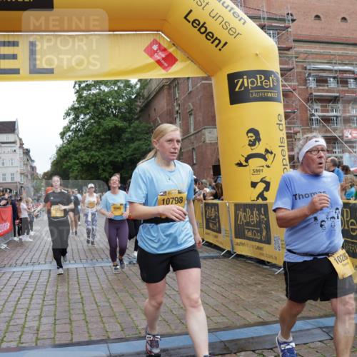 13.09.2026 - Kiel Lauf Yannick Fuchs http://msf.ph/oto/10460727 13.09.2026 09:52:49 Ziel 291, 1092, 1395, 4412, 4671, 6241, 6613, 6845, 7394, 8068, 8851, 9345, 9565, 10280, 10798, 12258, 180, 918, 919, 2157, 2924, 3832, 4412, 4666, 5032, 5736, 6432, 6601, 6679, 6867, 7347, 7719, 7742, 7867, 8992, 9892, 10259, 10746, 11130, 12282, 70, 175, 2399, 3205, 3581, 7140, 7226, 7495, 9707, 12417, 12468, 3476, 3832, 4166, 4666, 4883, 6471, 6625, 6867, 7347, 7494, 10371, 10620, 11580, 12068 meine-sportfotos.de