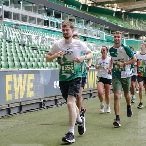 13.09.2026 - 21. swb-Marathon Bremen Michael Burmester http://msf.ph/oto/10460752 13.09.2026 13:12:13 Laufen im Stadion 118, 183, 265, 373, 514, 695, 703, 843, 933, 984, 1113, 1226, 1286, 1334, 1435, 1849, 1851, 1936, 1952, 2005, 2248, 2264, 2281, 2299, 2330, 2336, 2353, 2375, 2377, 2398, 2426, 2443, 2461, 2478, 2505, 2531, 2589, 2659, 2669, 2673, 2684, 2765, 2784, 2792, 2804, 2815, 2822, 2836, 2850, 2860, 2895, 2907, 2963, 2966, 2975, 2976, 3026, 3027, 3079, 3082, 3143, 3155, 3159, 3207, 3293, 3308, 3328, 3349, 3352, 3409, 3434, 3549, 551 meine-sportfotos.de