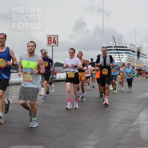13.09.2026 - Kiel Lauf Andreas Tolksdorf http://msf.ph/oto/10460770 13.09.2026 12:01:29 Kiellinie 9346, 4, 12733, 12537, 3 meine-sportfotos.de